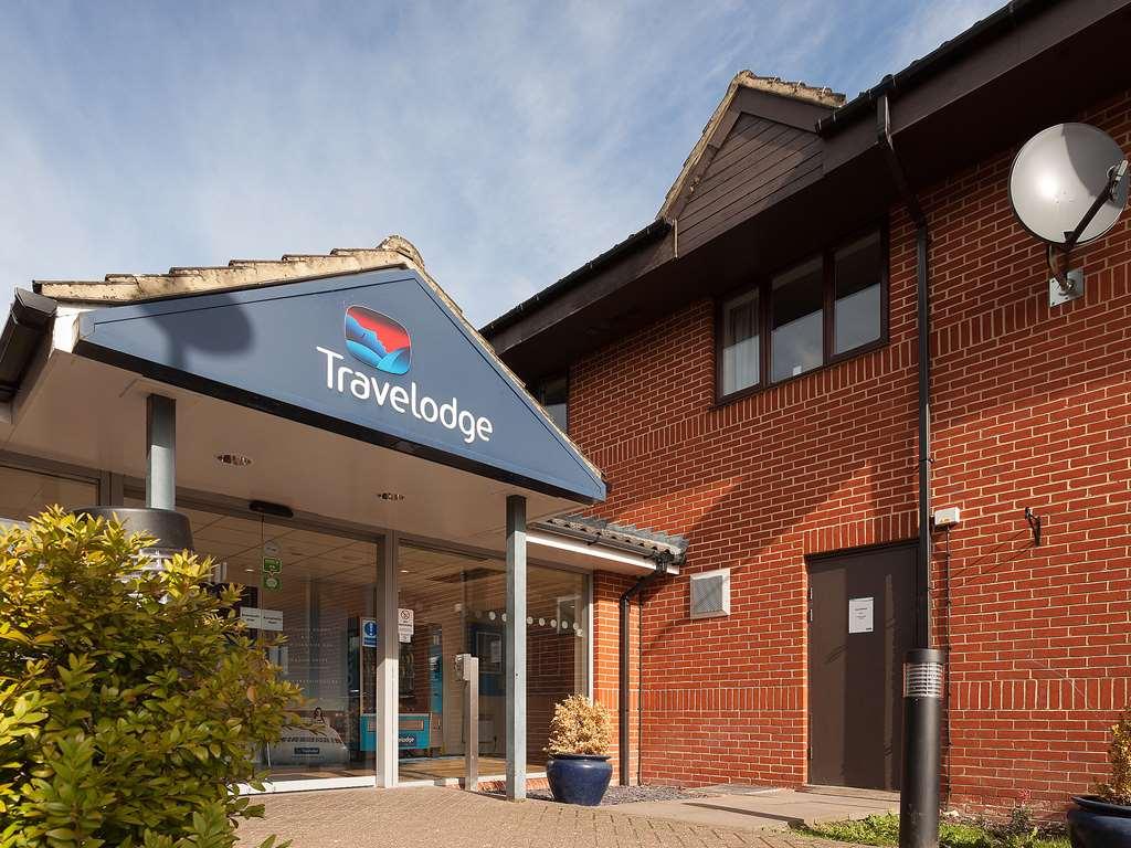 Travelodge Newbury Tot Hill Highclere Bagian luar foto