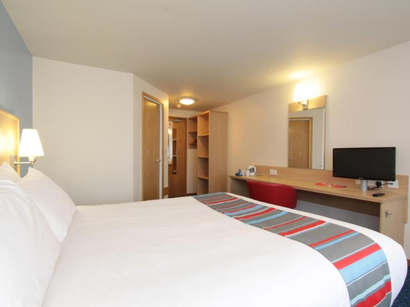 Travelodge Newbury Tot Hill Highclere Bagian luar foto