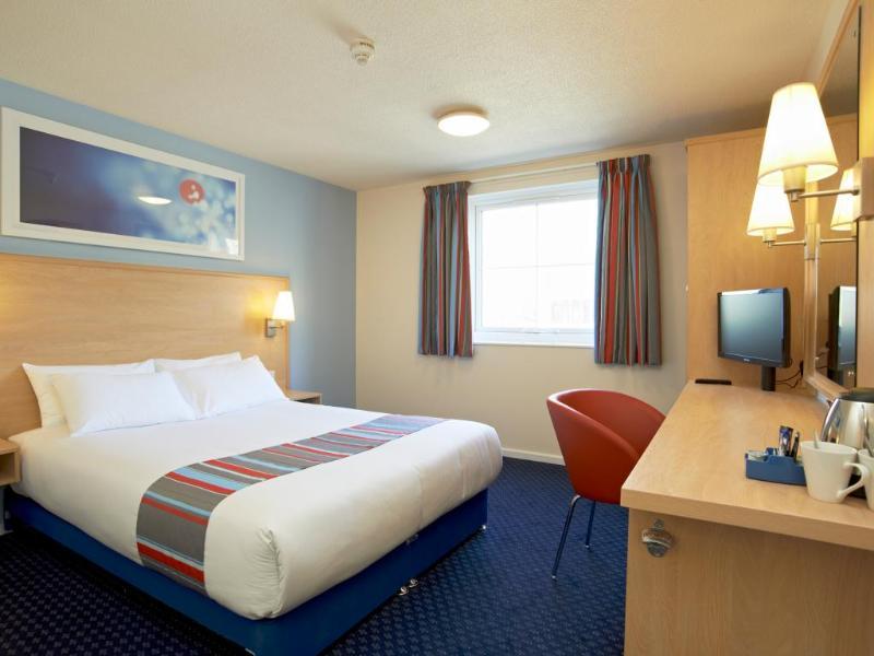 Travelodge Newbury Tot Hill Highclere Bagian luar foto