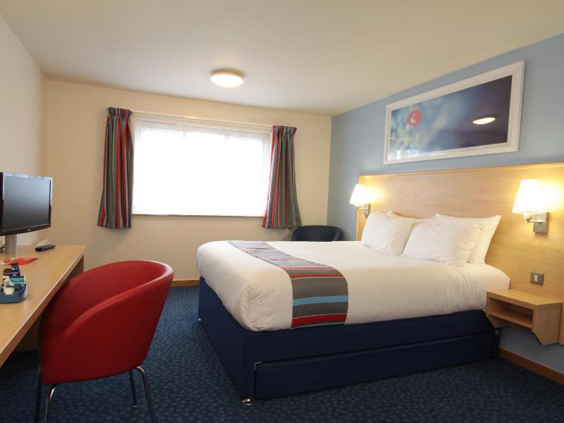 Travelodge Newbury Tot Hill Highclere Bagian luar foto