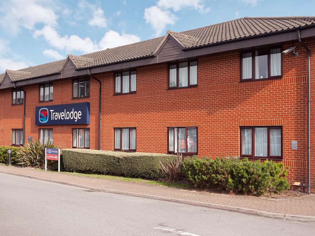 Travelodge Newbury Tot Hill Highclere Bagian luar foto
